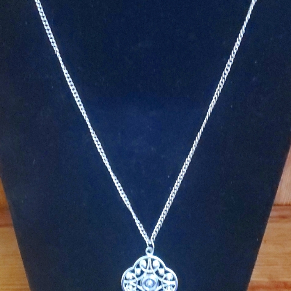 Fun retro chain with plastic beads